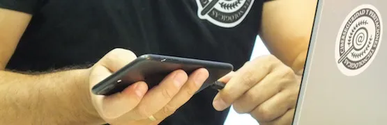 Extracción forense de dispositivos móviles con Cellebrite en el laboratorio